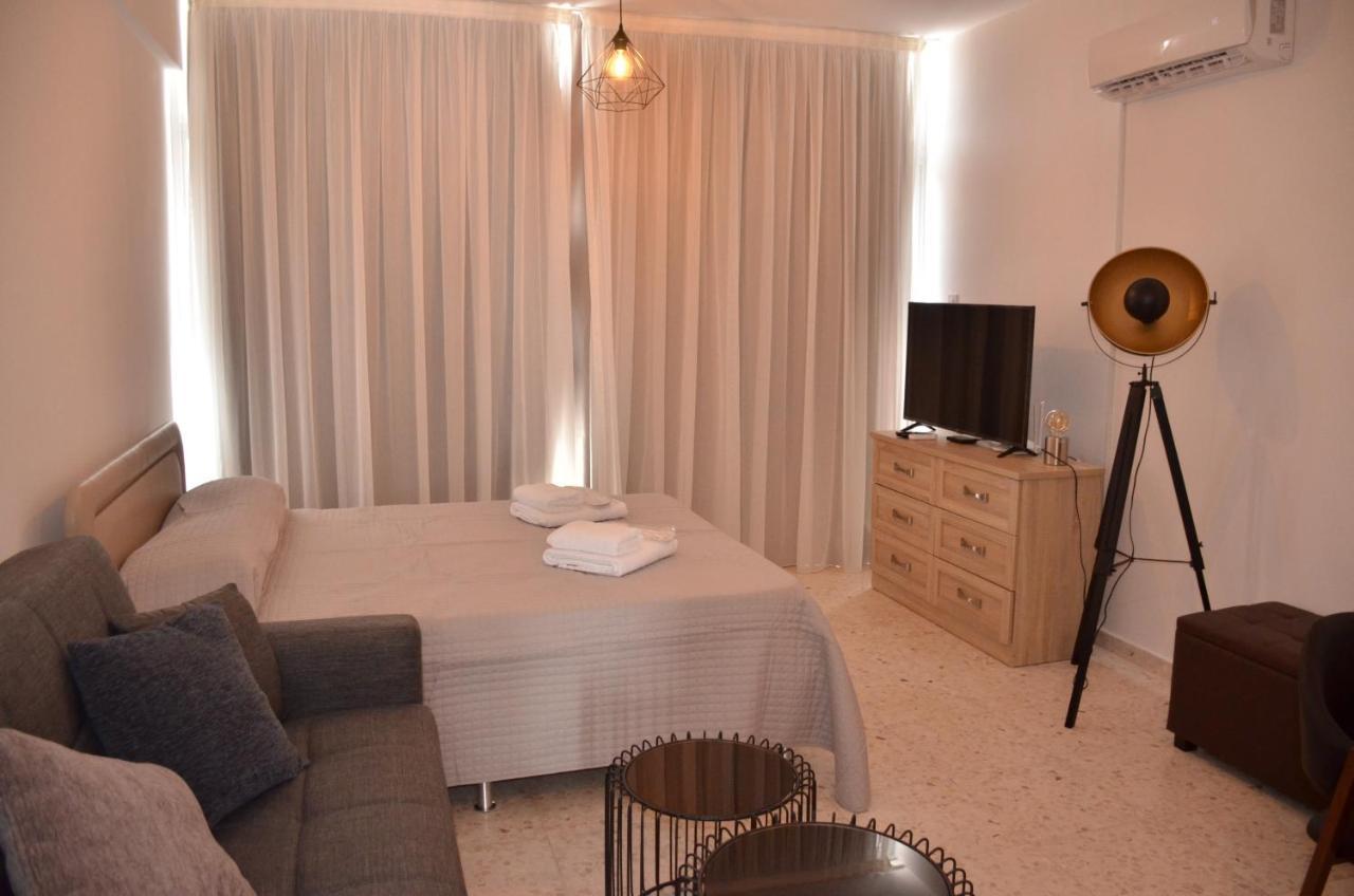 Almyria Apartments - By Imh Travel & Tours Paphos Kültér fotó